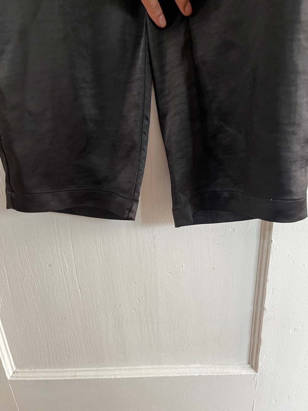 NWT Good American Washed Satin Cargo Pants Black Size 2 Revolve - Picture 13 of 17